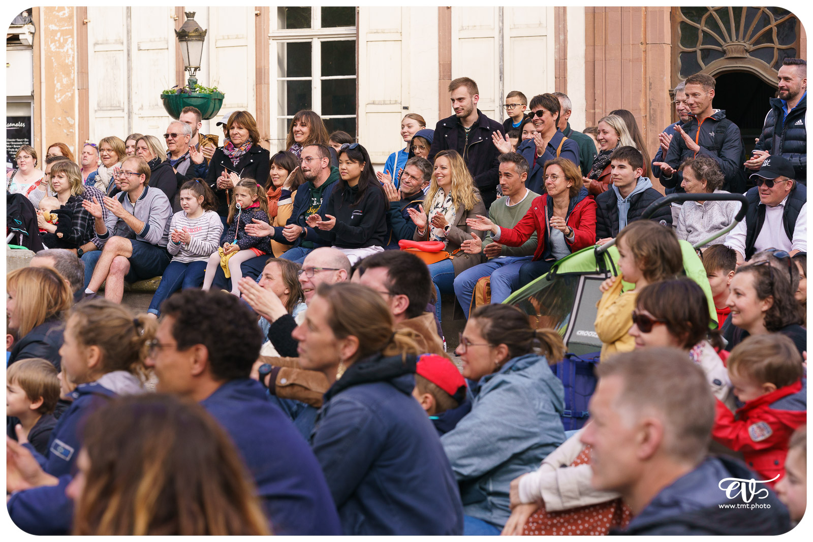 LEAGUE AND LEGEND (15FEET6)